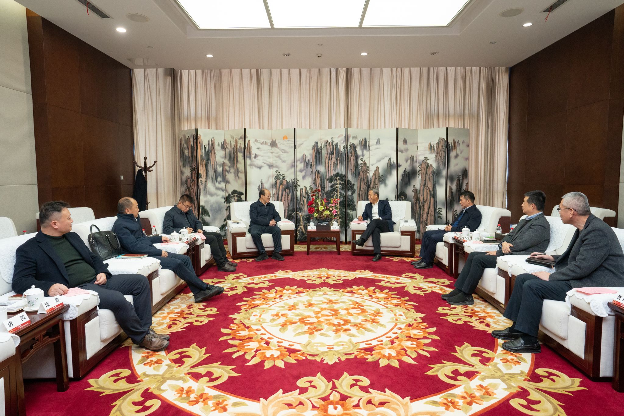 學校黨委書記何偉軍帶隊到國網南瑞集團交流